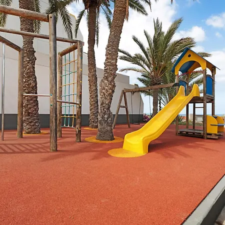 La Maravilla Over The Ocean *